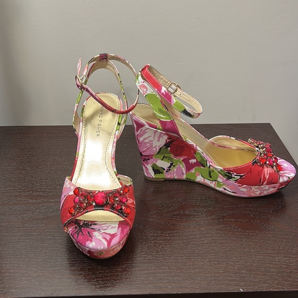 Pink Multi Color Fabric - Picture 4 of 4